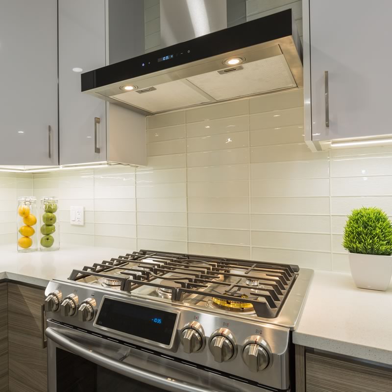Propane range and cooktop